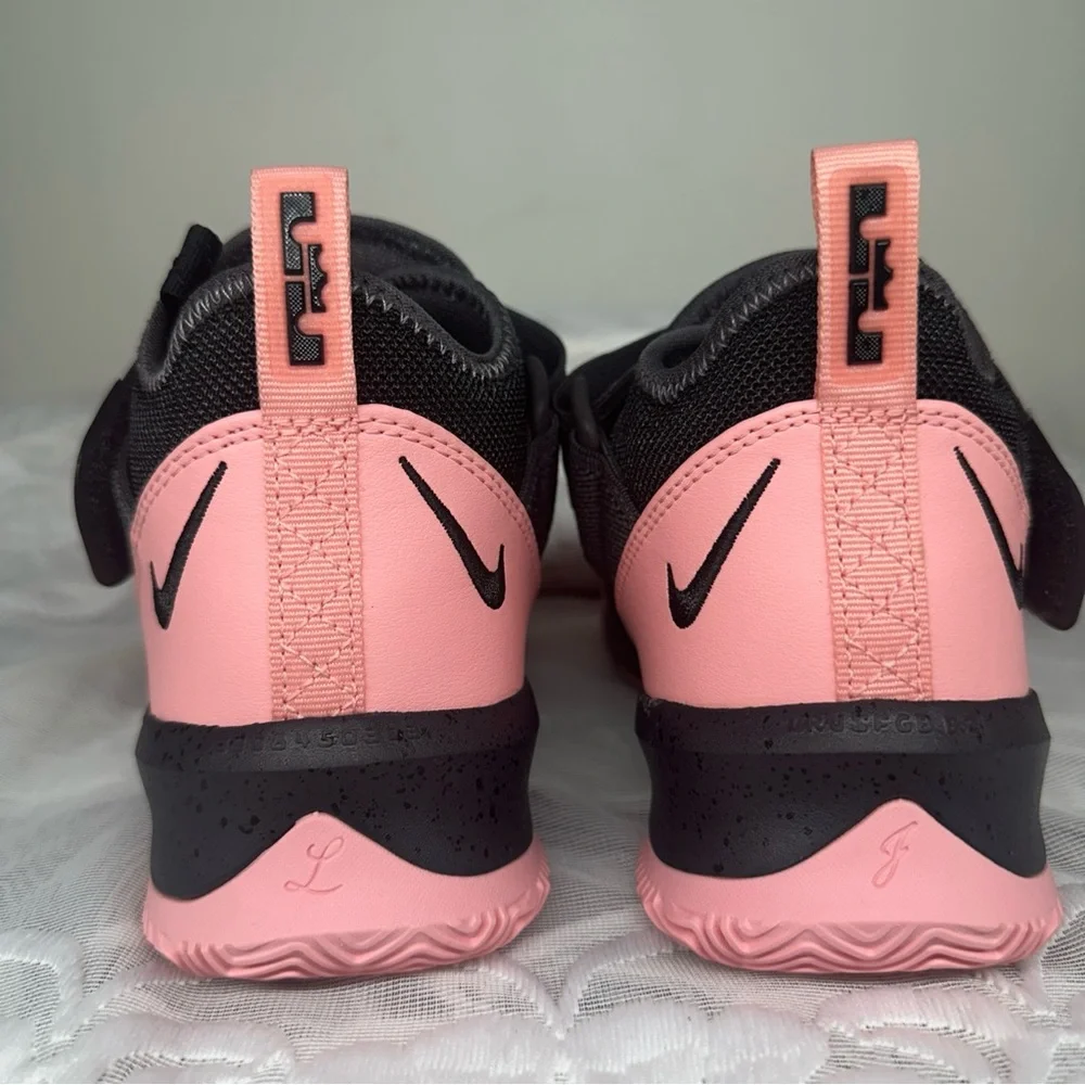 Nike Kids Lebron James Soldier Xlll Basketball Shoes Black AR7585 005 Size 5.5 Y